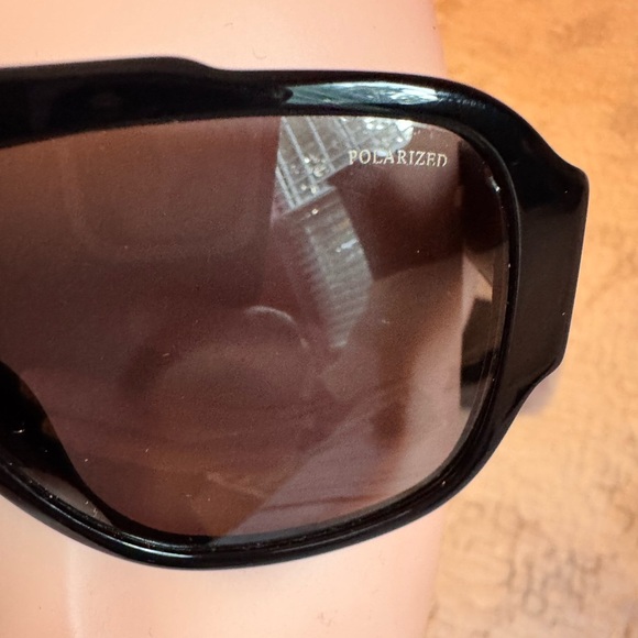 Versace Black Aviator Sunglasses Bold Design - Picture 13 of 13
